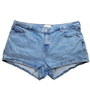 A&F Curve Love The Mom Short High Rise Lightwash Denim Jean Short Women 36 / 22